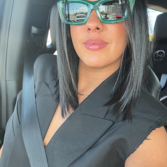 Prada Sunglasses SPR-13Z - Picture 7 of 8